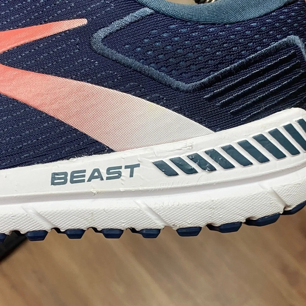 Brooks Beast ‘20 Men's Running Sneakers “Peacoat Midnight Red” Size 12 Wide (2E)